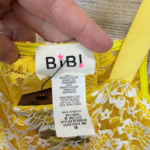 BiBi Women's Yellow & White Lace Floral Bow Strap Summer Tank Size Medium - Picture 4 of 6